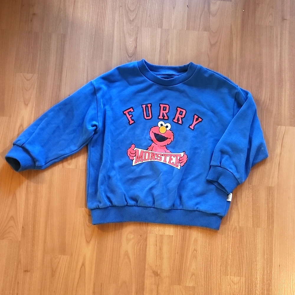 ❤$18/2  Sesame Street Sweater (5T)